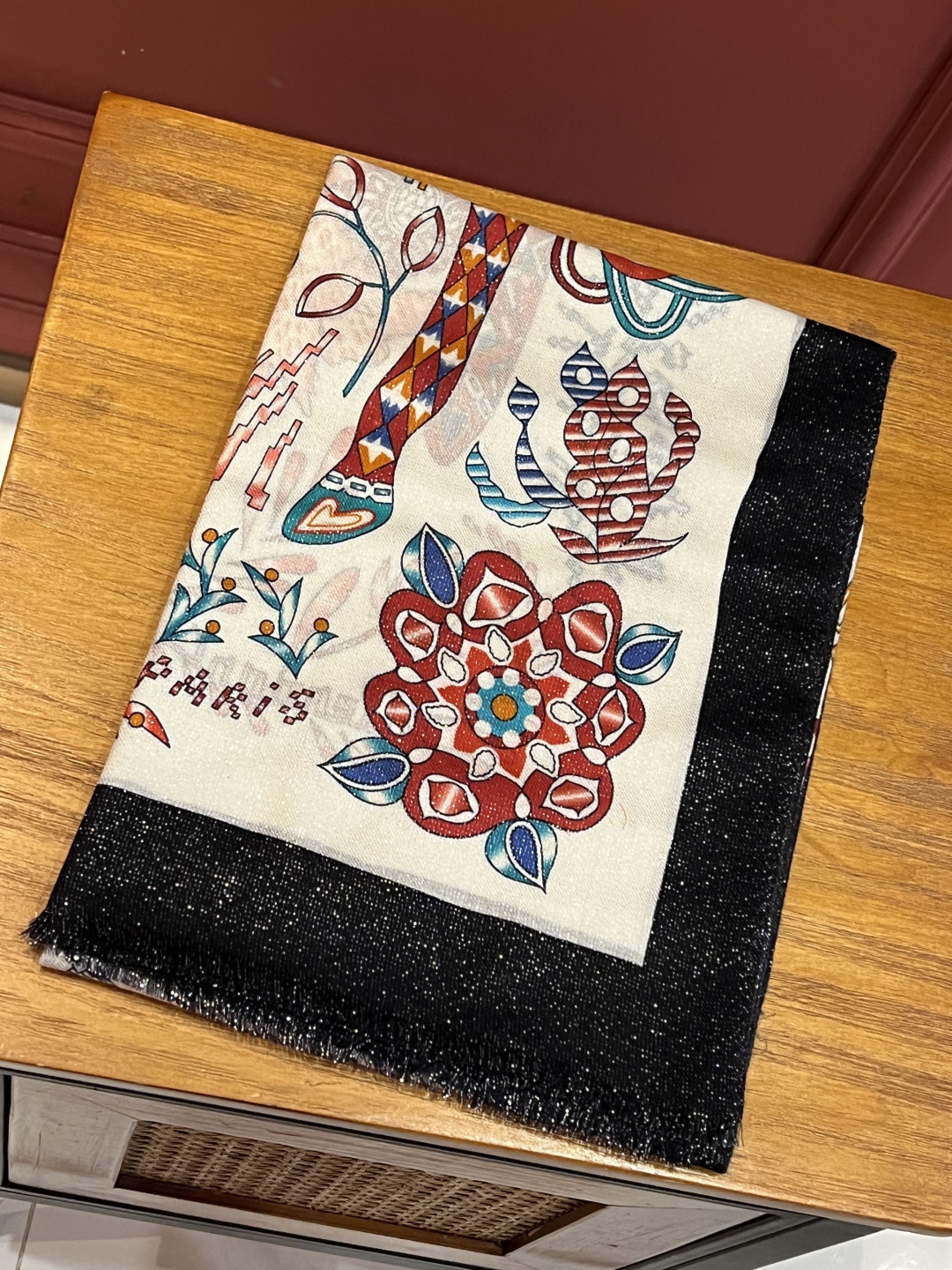 会发光发亮的围巾 爱马仕 专柜同步 买了都说好看羊绒印花‼️推荐💕顶级工艺超值‼️爱马仕专柜爆款🎁🎁羊绒