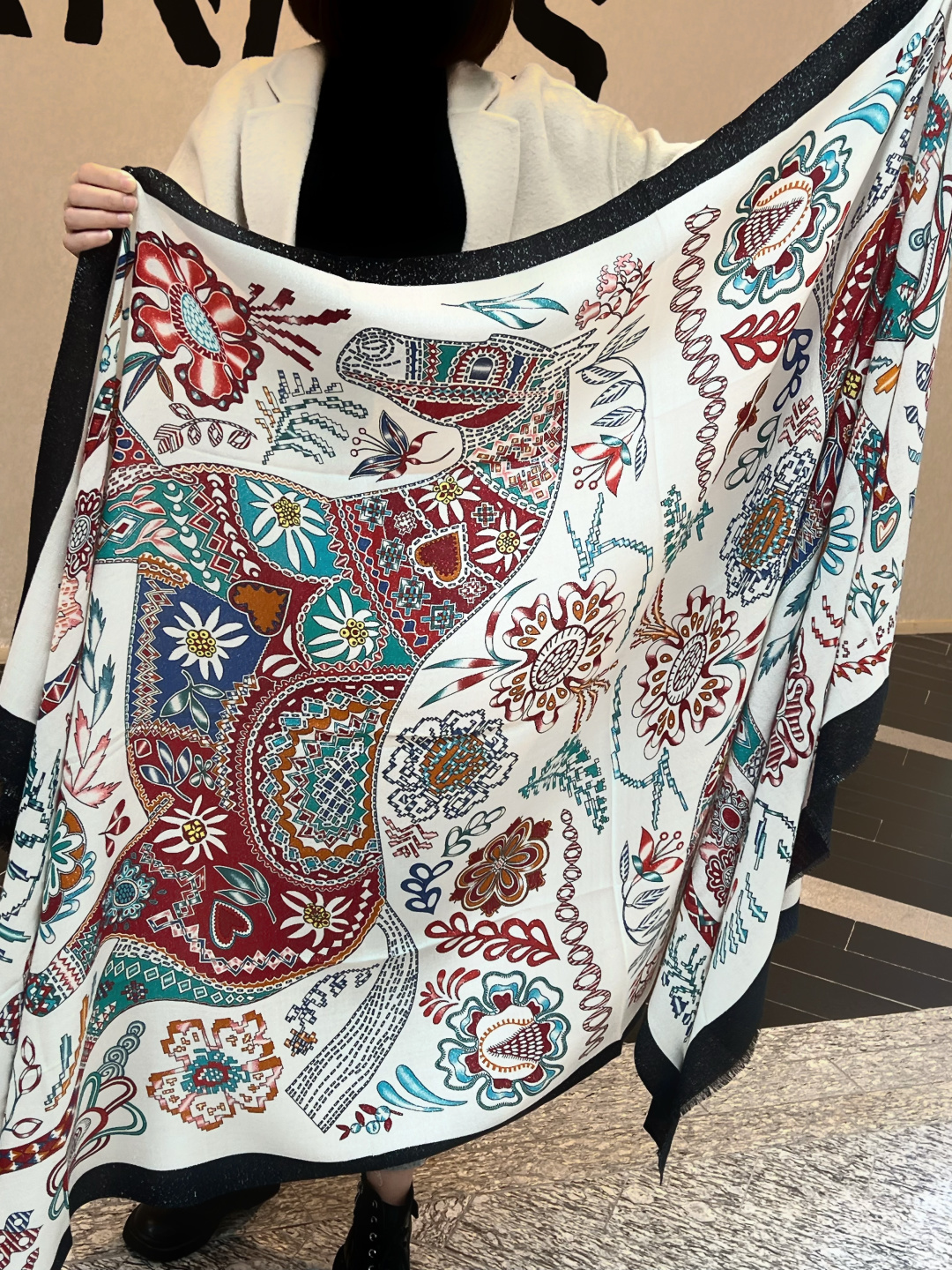 会发光发亮的围巾 爱马仕 专柜同步 买了都说好看羊绒印花‼️推荐💕顶级工艺超值‼️爱马仕专柜爆款🎁🎁羊绒