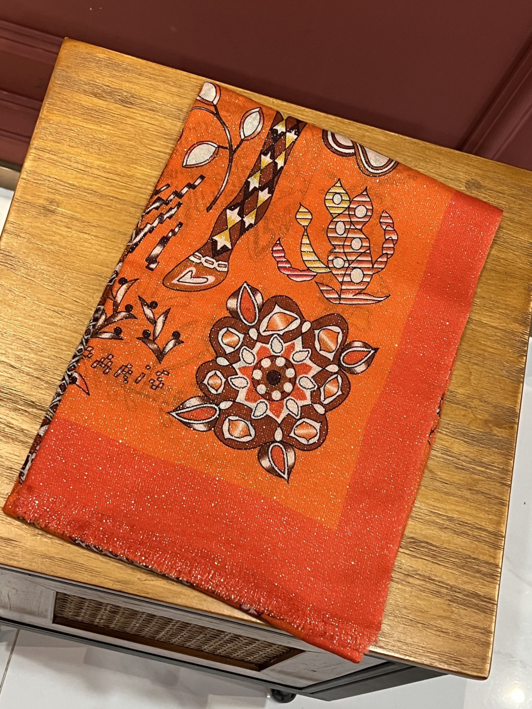 会发光发亮的围巾 爱马仕 专柜同步 买了都说好看羊绒印花‼️推荐💕顶级工艺超值‼️爱马仕专柜爆款🎁🎁羊绒