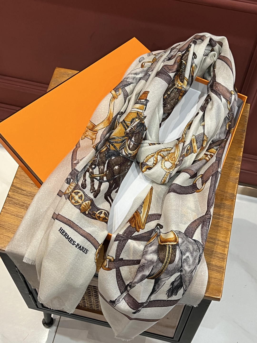 会发光发亮的围巾 新款🆕🏇🏇买了都说好看‼️推荐💕顶级工艺超值‼️爱马仕专柜爆款🎁💟立体呈现图案纹路实物