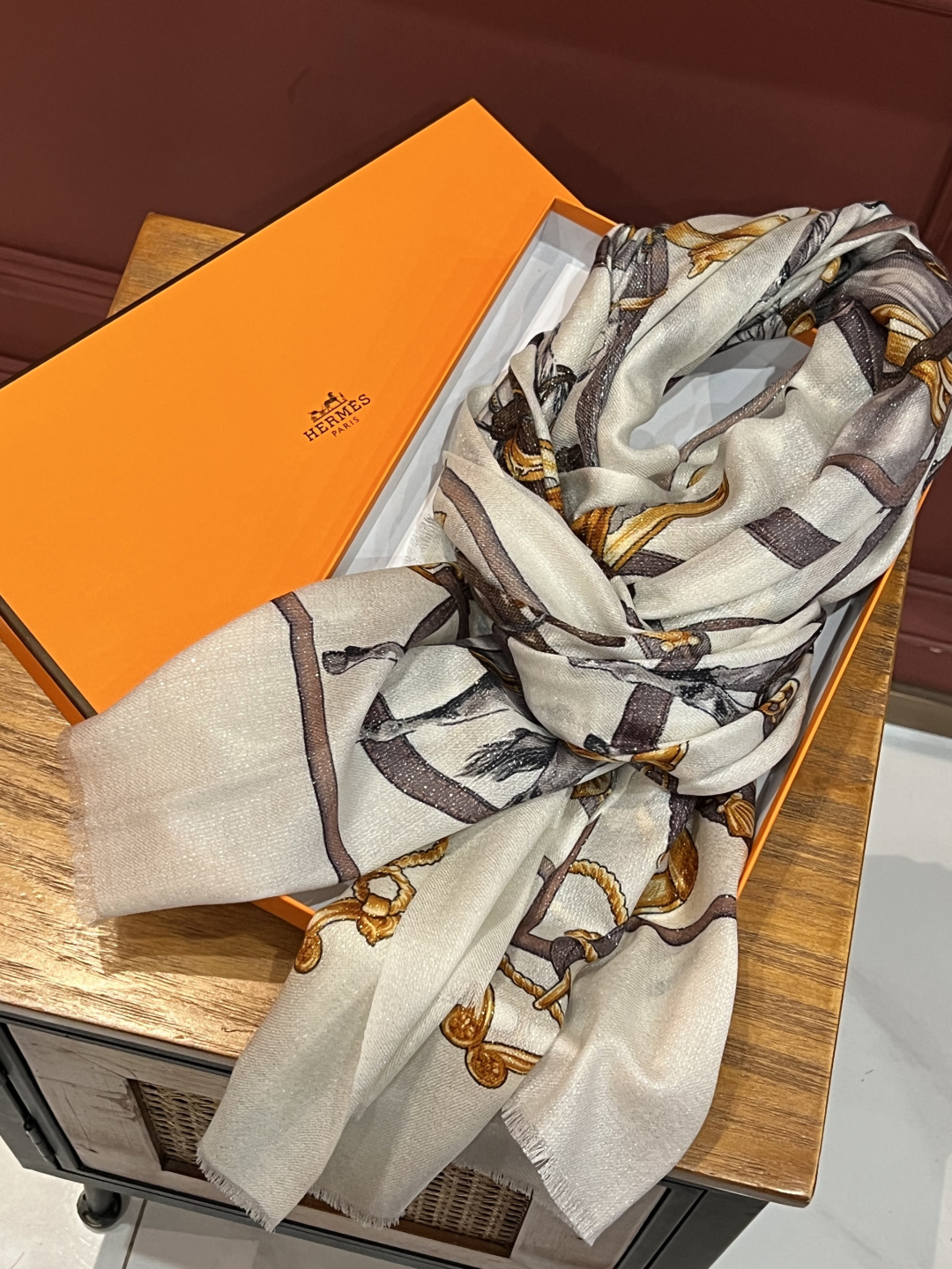 会发光发亮的围巾 新款🆕🏇🏇买了都说好看‼️推荐💕顶级工艺超值‼️爱马仕专柜爆款🎁💟立体呈现图案纹路实物