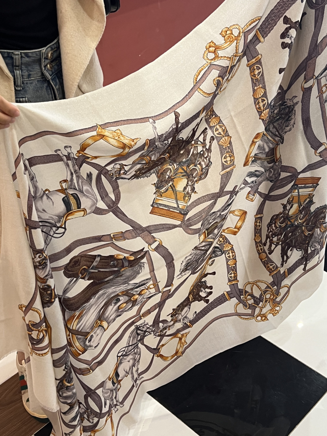 会发光发亮的围巾 新款🆕🏇🏇买了都说好看‼️推荐💕顶级工艺超值‼️爱马仕专柜爆款🎁💟立体呈现图案纹路实物