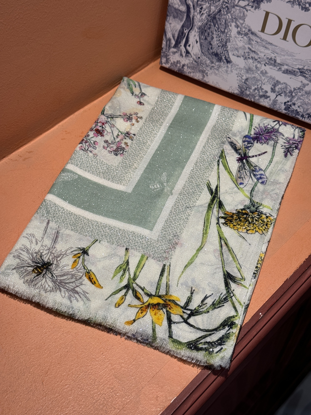 （会发光发亮的围巾）💃🏻💃🏻D家【D太阳女神银丝长巾】‼️抢‼️VIP推荐 ‼️👍下手一定要快【高端 大