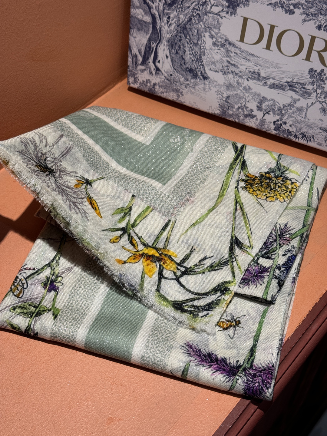 （会发光发亮的围巾）💃🏻💃🏻D家【D太阳女神银丝长巾】‼️抢‼️VIP推荐 ‼️👍下手一定要快【高端 大