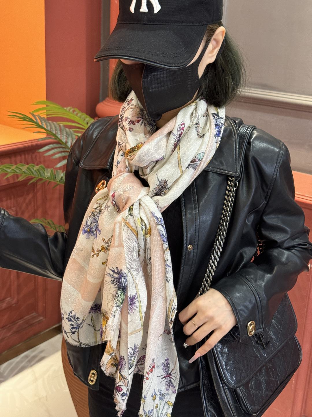 （会发光发亮的围巾）💃🏻💃🏻D家【D太阳女神银丝长巾】‼️抢‼️VIP推荐 ‼️👍下手一定要快【高端 大