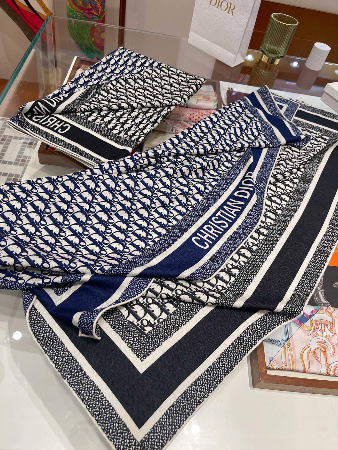 Dior 。首款上新双面丝绒～ 只有我家的品质才敢叫【丝绒”】只有我家的密度才敢说【加密】只有我家出品才