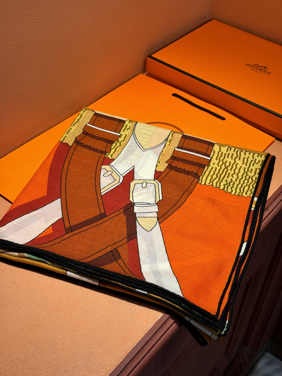 羊绒新款🆕👏👏买了都说好看‼️推荐💕爱马仕双面同色羊绒方巾，【双面同色140】顶级工艺超值‼️爱马仕专柜