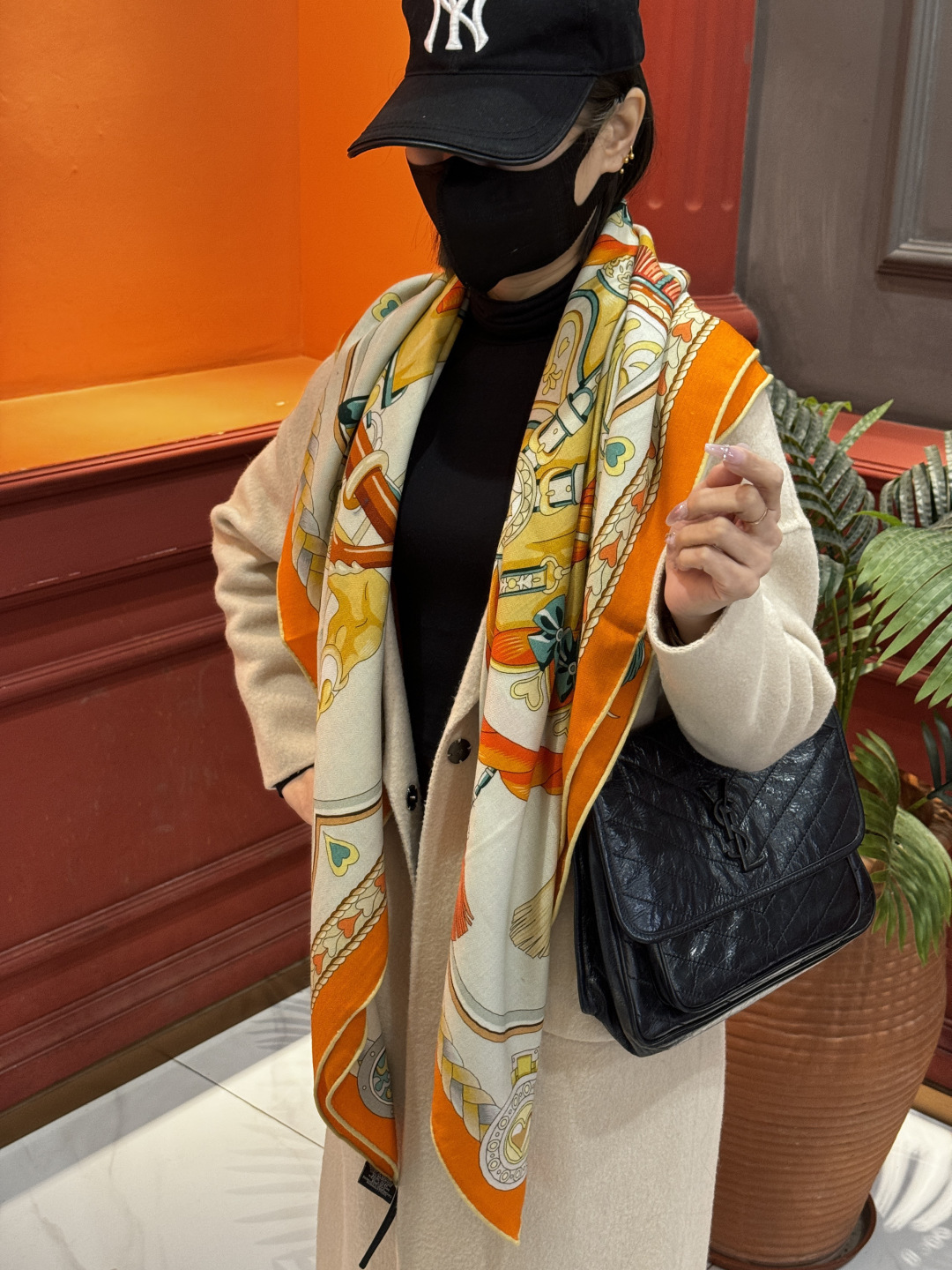 【双面同色】原单爱马仕140cm丝绒方巾💕 甜蜜的鞍具，装饰家芳登和佩西耶设计的一款餐盘增添骑士般的浪漫