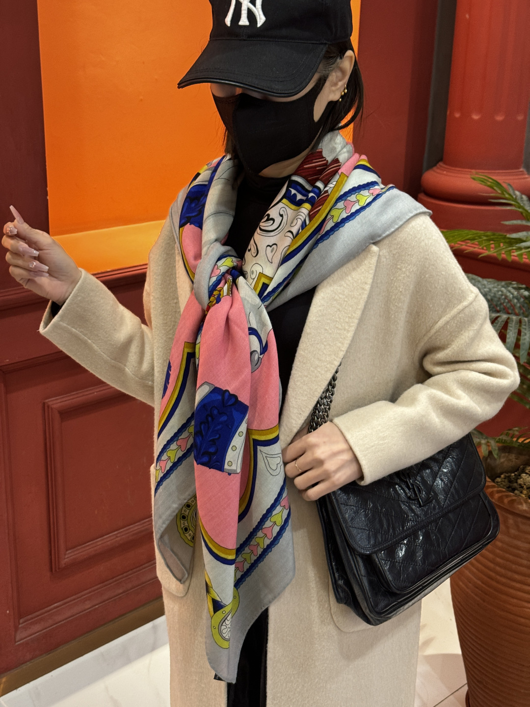 【双面同色】原单爱马仕140cm丝绒方巾💕 甜蜜的鞍具，装饰家芳登和佩西耶设计的一款餐盘增添骑士般的浪漫