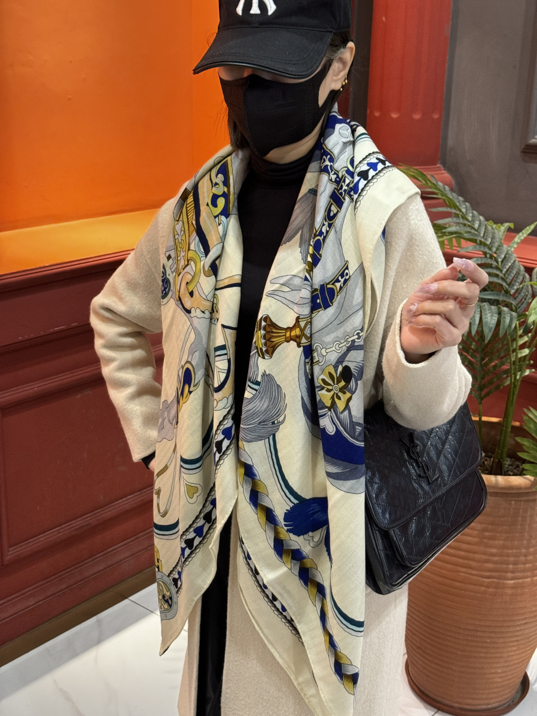 【双面同色】原单爱马仕140cm丝绒方巾💕 甜蜜的鞍具，装饰家芳登和佩西耶设计的一款餐盘增添骑士般的浪漫