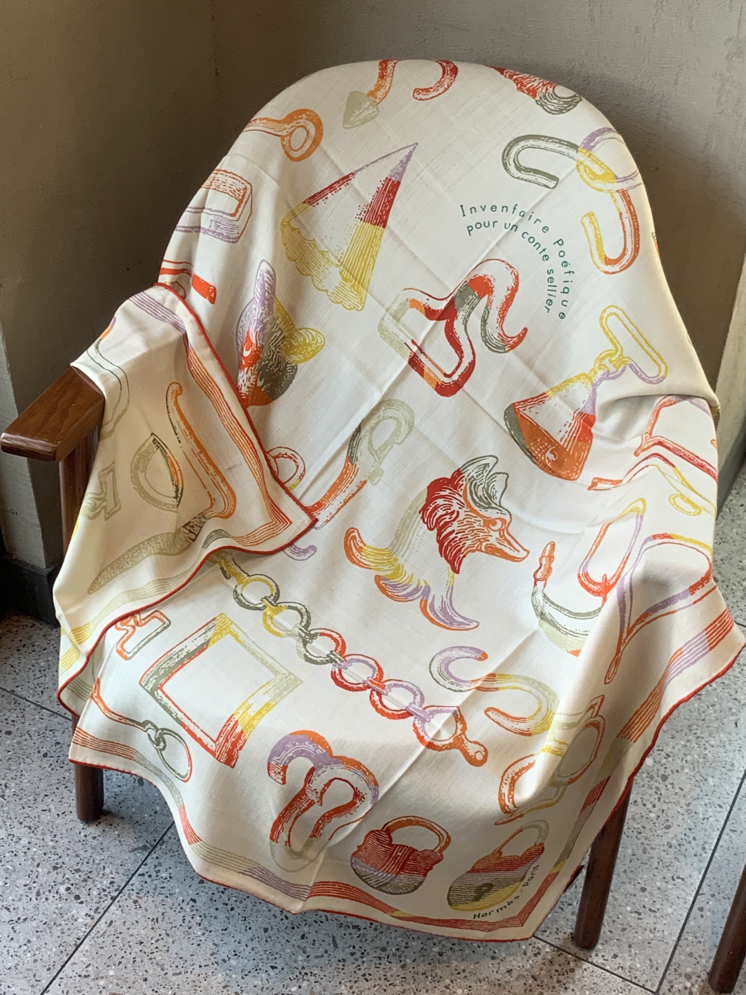 爱马仕(Hermes)【💗】 | “马具故事的诗意回顾”140披肩 【上新❤️】 永远秉承高品质手工卷边