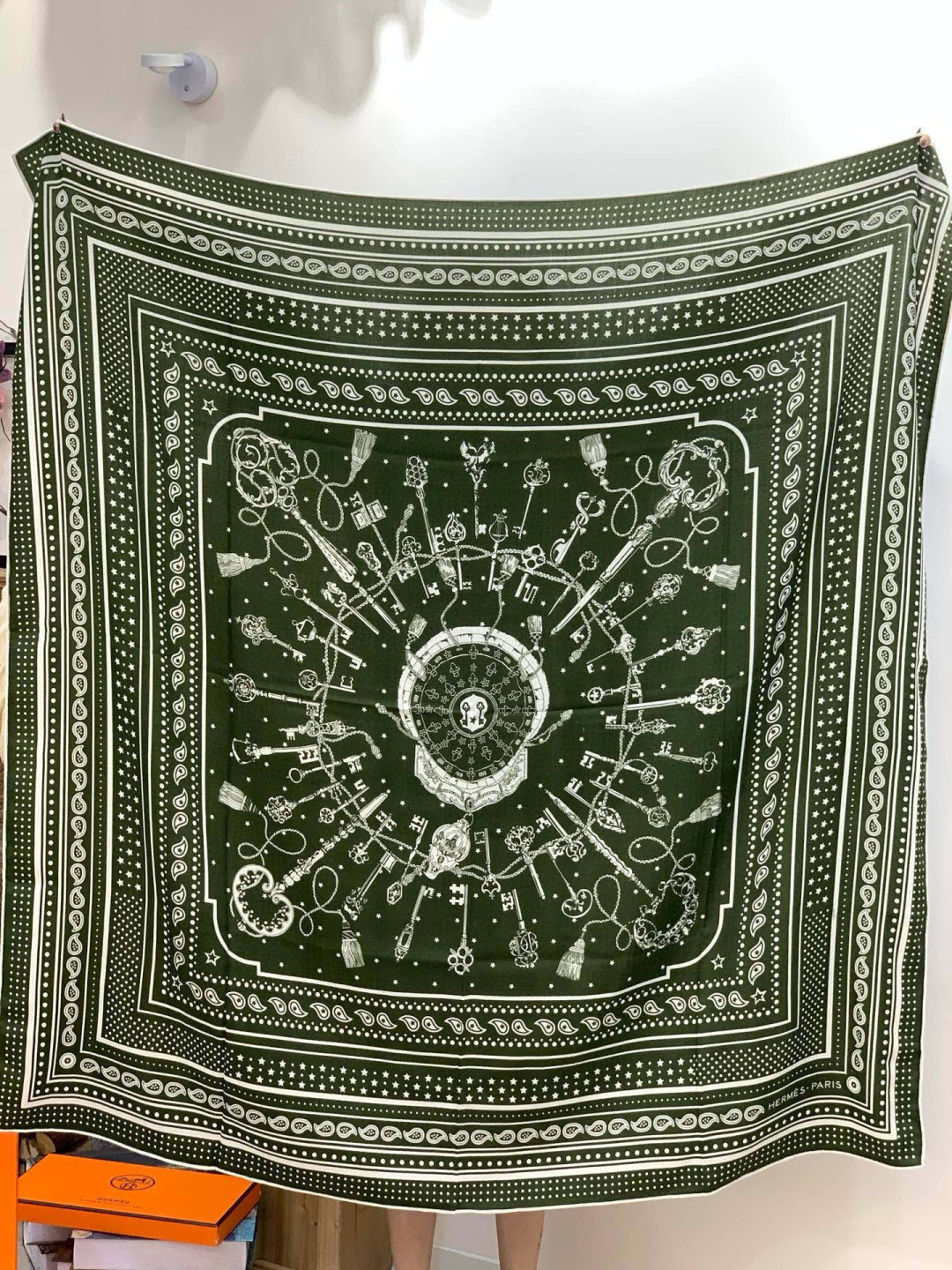 羊绒新款🆕👏👏买了都说好看‼️推荐💕爱马仕双面同色羊绒方巾【双面同色140】，顶级工艺超值‼️爱马仕专柜