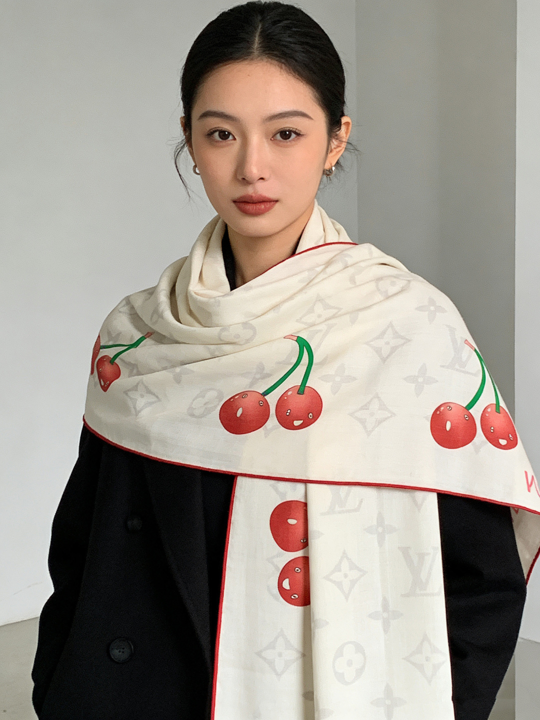 LV X TM MONOGRAMCERISE 140丝绒方巾【140双面丝绒同色】LV × TM Mon