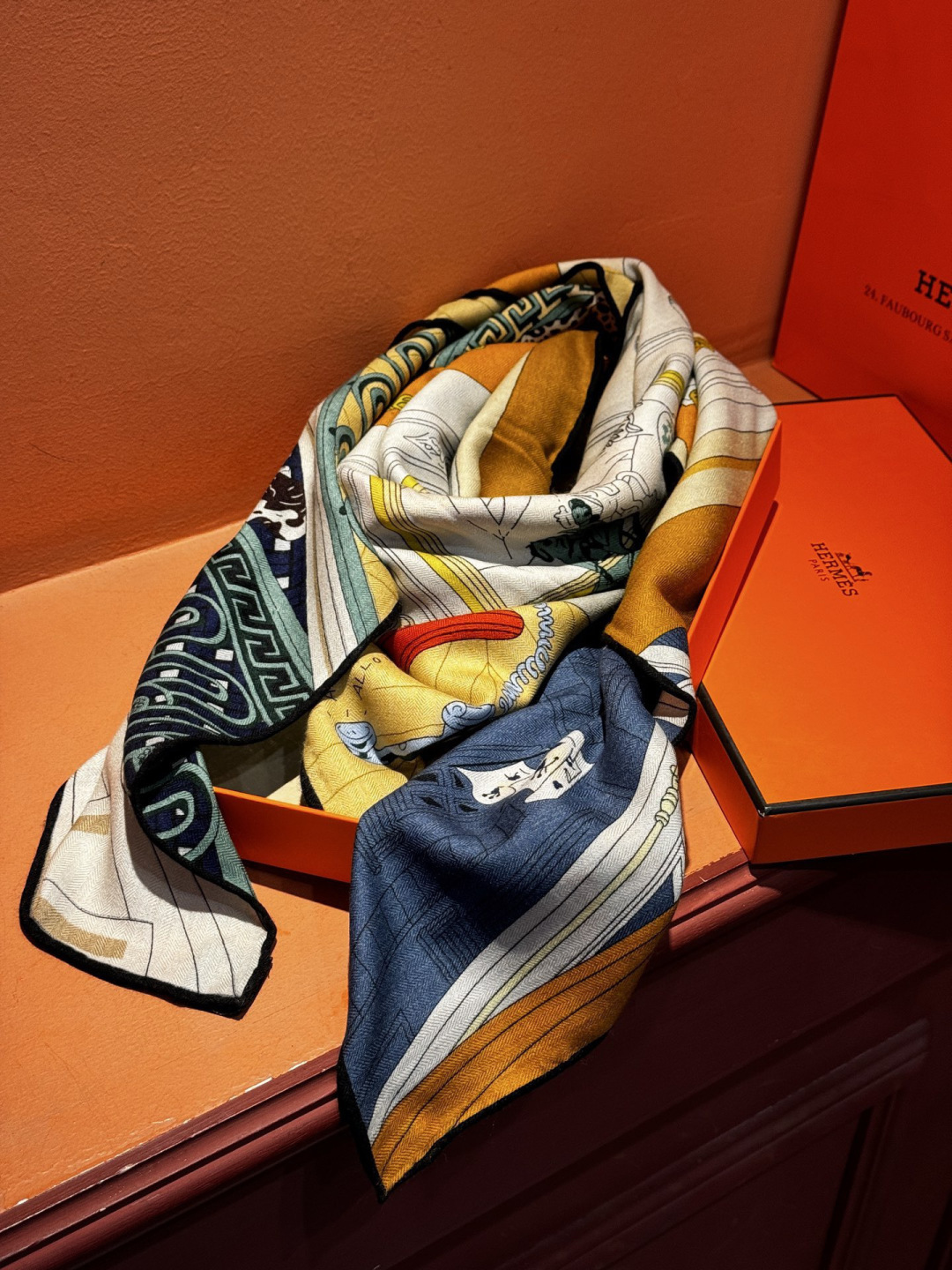 💟上新💞｛24号之谜｝羊绒大方巾[双面同色140]手工卷边H家是创意和作品故事的无限源泉，每季皆推出全新