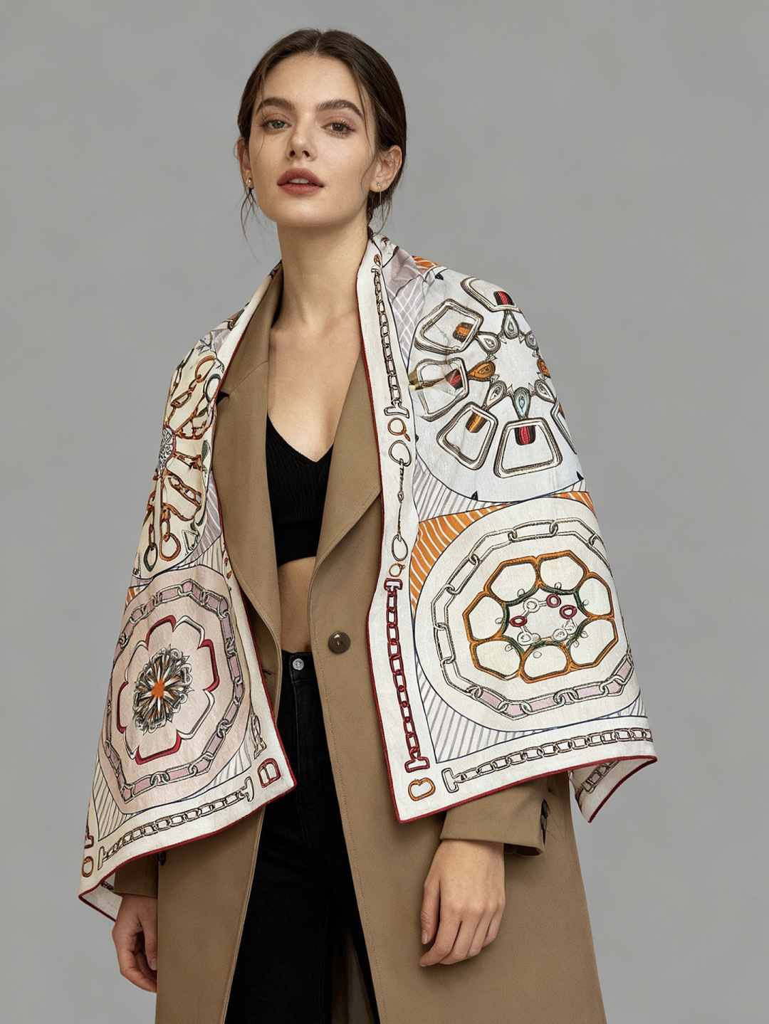 💟上新💞【双面同色丝绒方巾】手工卷边山羊绒和真丝混纺披肩（70%山羊绒，30%桑蚕丝）这款披肩采用经典山