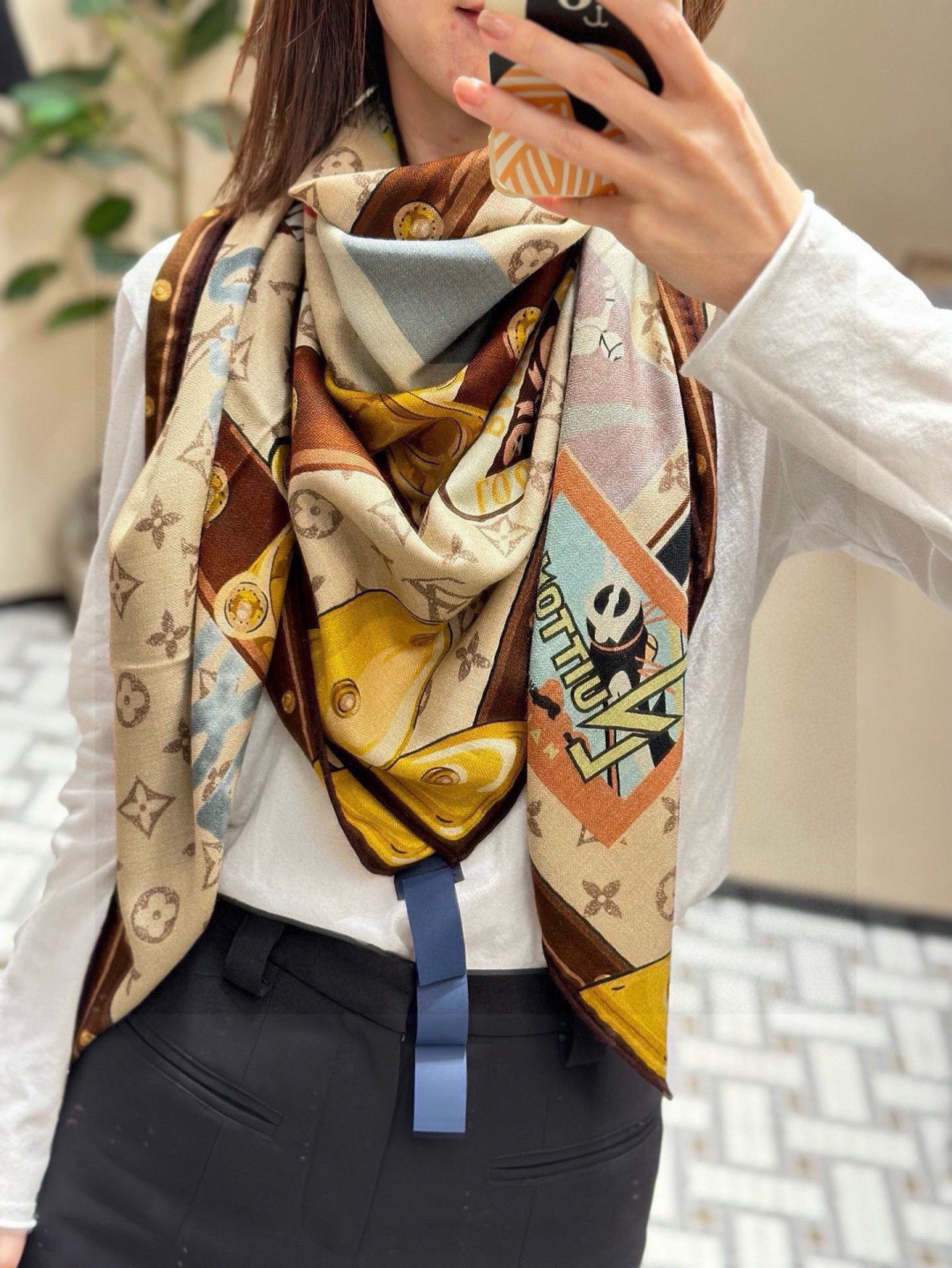 【LV】上新❤️ 路易威登 一款值得品细节的高货抠细节，从一个小块的配色去打败市场货140方巾 二个配色