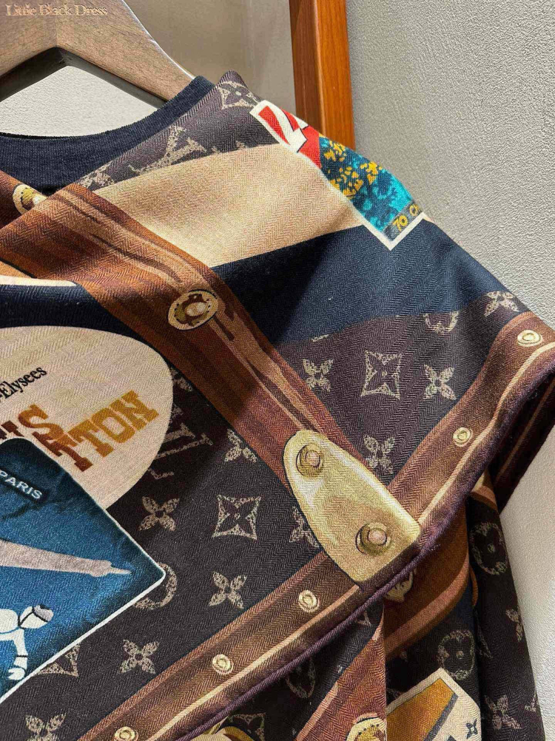 【LV】上新❤️ 路易威登 一款值得品细节的高货抠细节，从一个小块的配色去打败市场货140方巾 二个配色