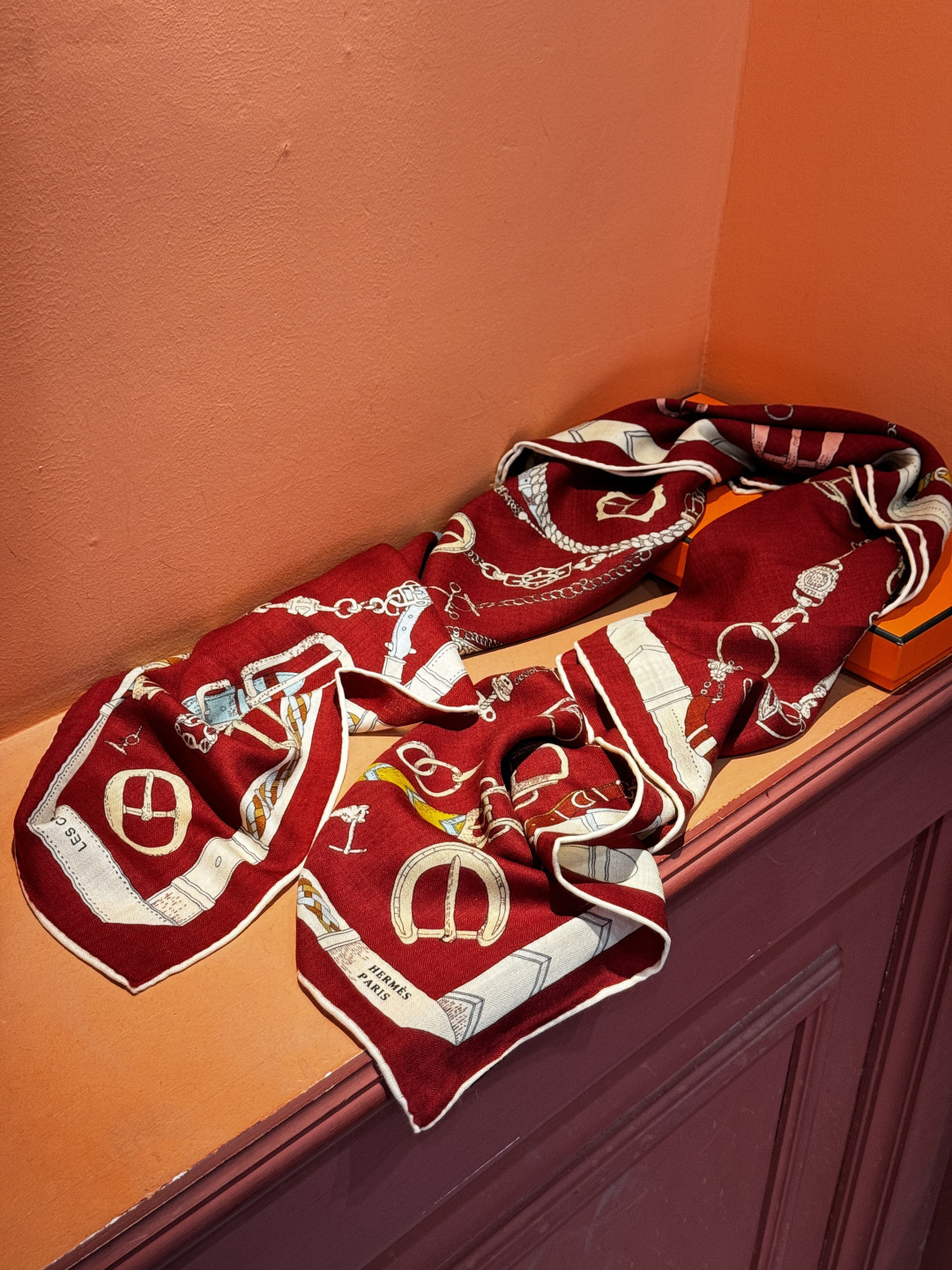 羊绒新款🆕👏👏买了都说好看‼️推荐💕爱马仕双面同色羊绒方巾【跃动的马儿双面同色140】，顶级工艺超值‼️