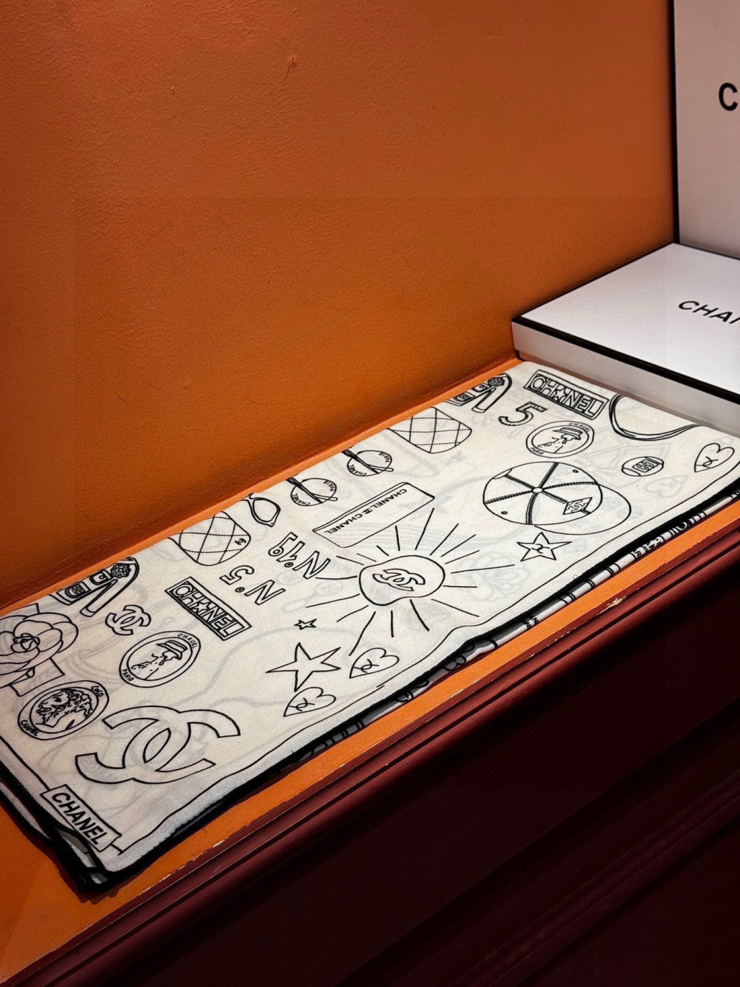 【升级双面同色 加密面料】 上新❤️ 140*140台版印花 黑白二色 高级都市新贵！山茶花的再一次邂逅