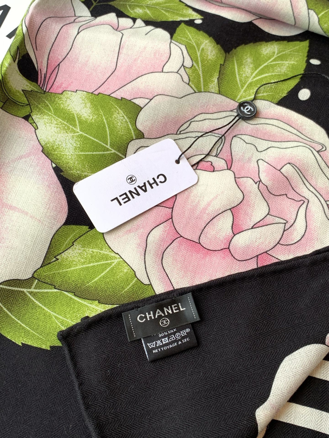 【升级双面同色 加密面料】 上新❤️ 140*140台版印花 黑白二色 高级都市新贵！山茶花的再一次邂逅