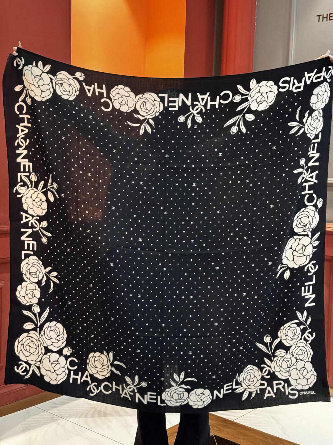 【升级双面同色 加密面料】 上新❤️ 140*140台版印花 黑白二色 高级都市新贵！山茶花的再一次邂逅