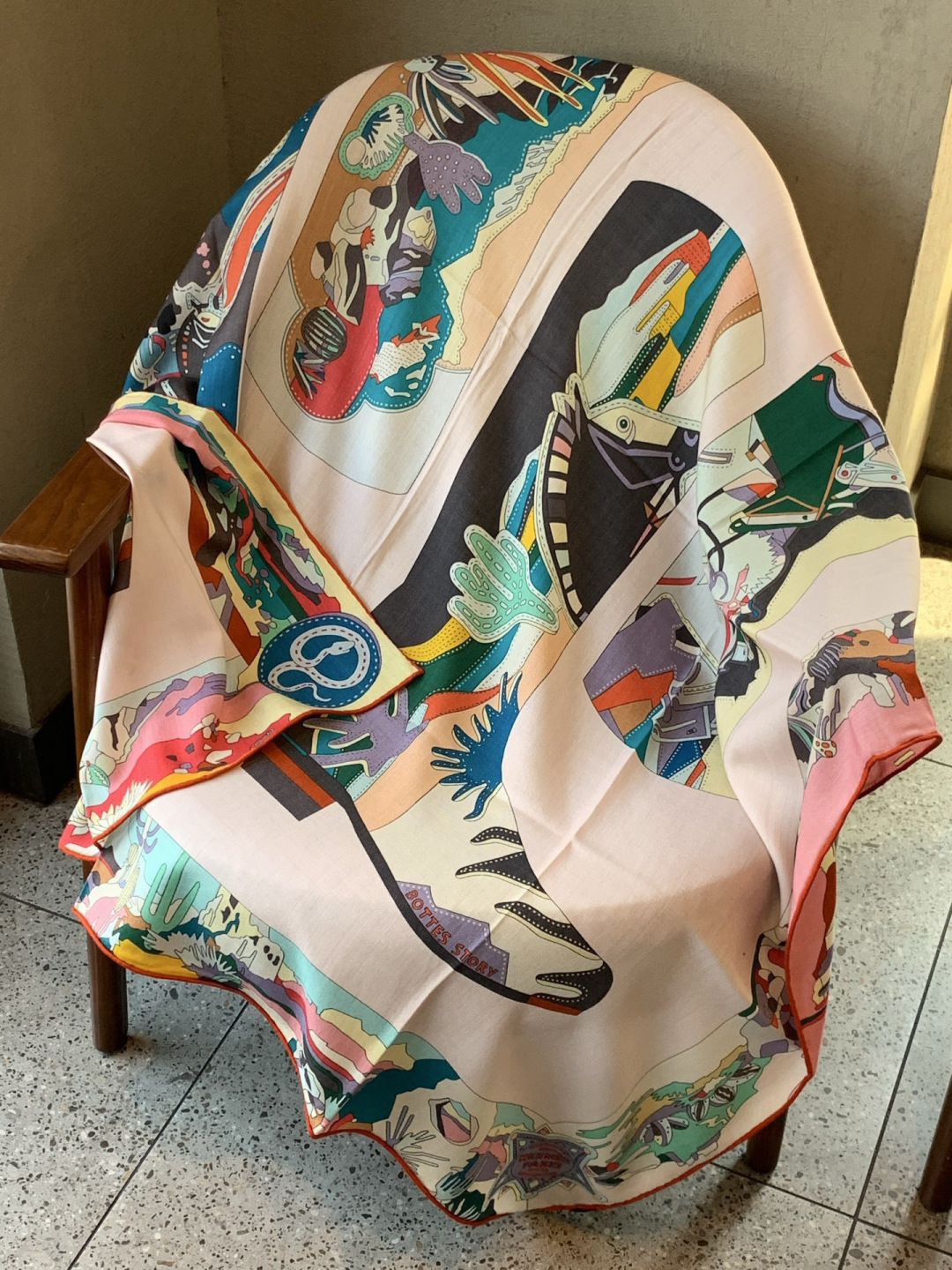 羊绒新款🆕👏👏买了都说好看‼️推荐💕爱马仕双面同色羊绒方巾【双面同色140】，顶级工艺超值‼️爱马仕专柜