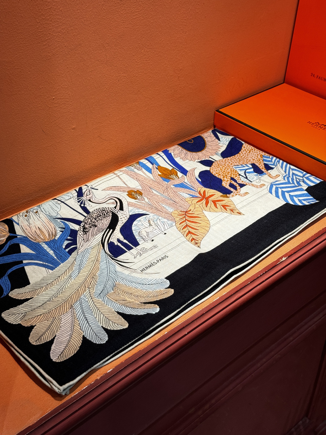 羊绒新款🆕👏买了都说好看‼️推荐💕爱马仕双面同色羊绒方巾，【奇珍乐园双面同色140】顶级工艺超值‼️爱马