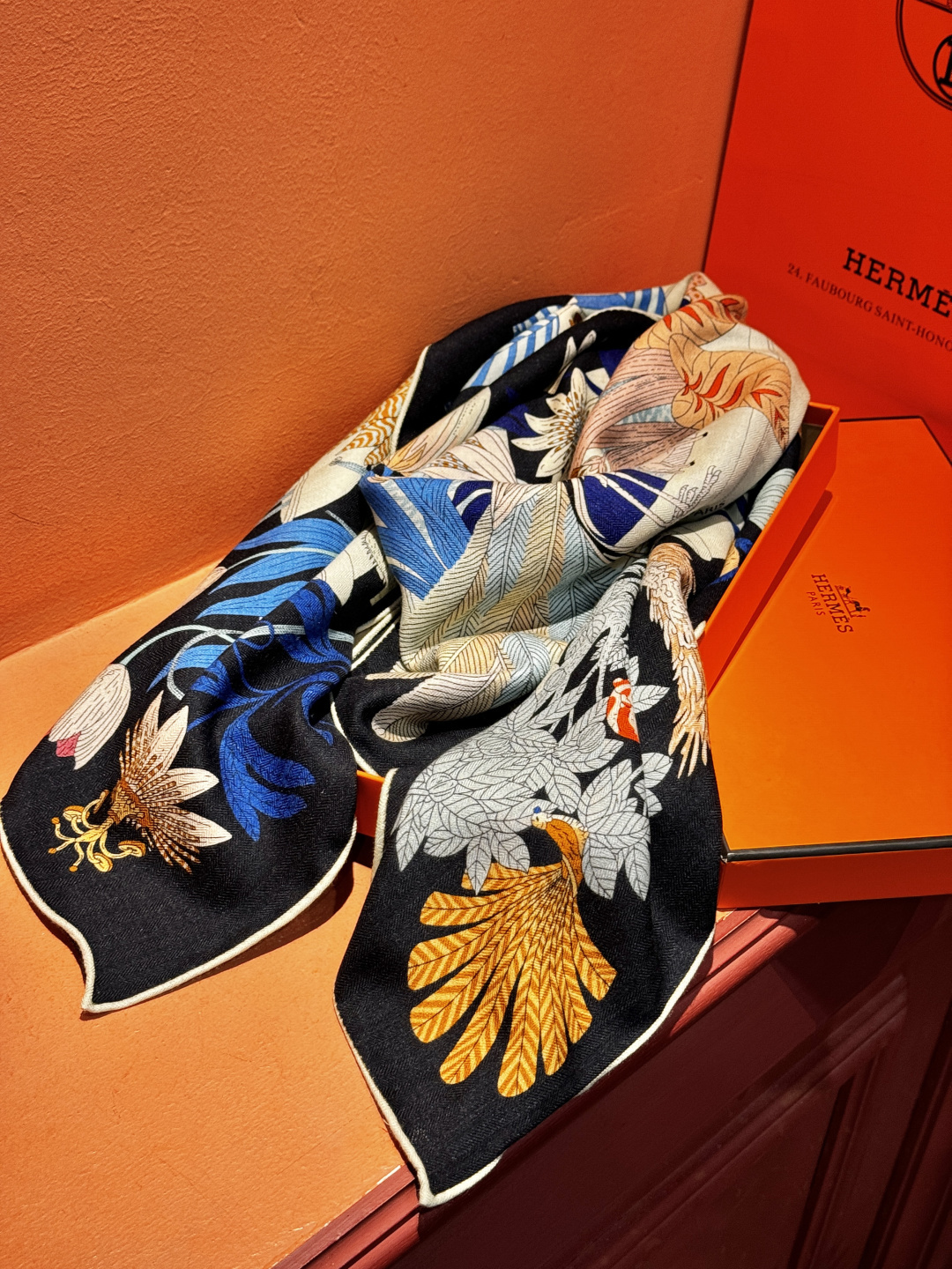 羊绒新款🆕👏买了都说好看‼️推荐💕爱马仕双面同色羊绒方巾，【奇珍乐园双面同色140】顶级工艺超值‼️爱马