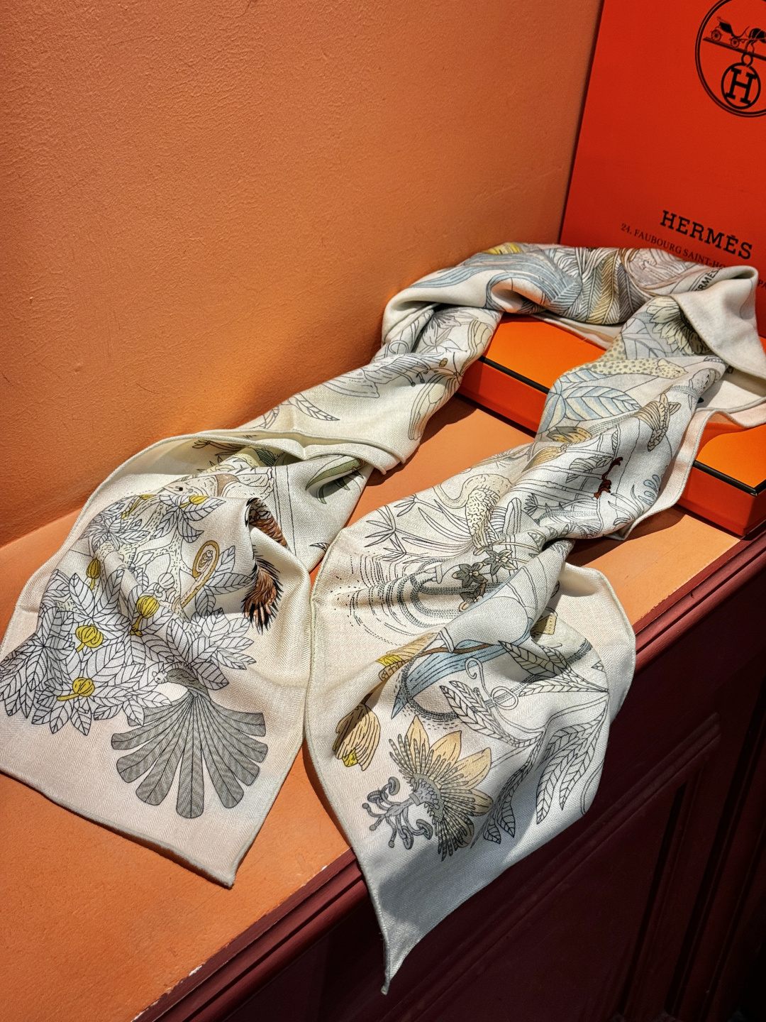 羊绒新款🆕👏买了都说好看‼️推荐💕爱马仕双面同色羊绒方巾，【奇珍乐园双面同色140】顶级工艺超值‼️爱马