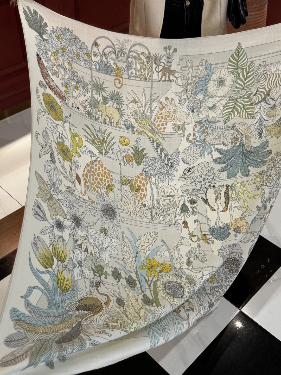 羊绒新款🆕👏买了都说好看‼️推荐💕爱马仕双面同色羊绒方巾，【奇珍乐园双面同色140】顶级工艺超值‼️爱马