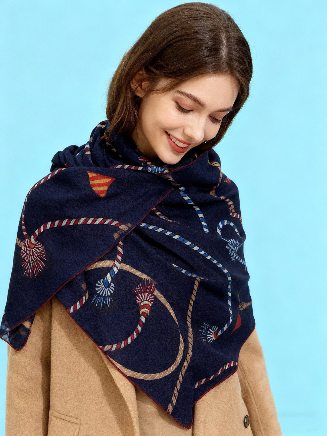 NO:729464,Everyone who bought the new cashmere style said it looks good. I recommend the Hermès double-sided cashmere square scarf of the same color [140 on both sides]. The top-notch craftsmanship is a great value. The Hermès counter hot model has a three-dimensional presentation of patterns and textures. The real thing is of extremely high grade. Special craftsmanship. High-end research and development. Stunning. The special cutting-edge craftsmanship is loved by Bai Fumei. Whether it is quality, style or price, it will make them scream for big brand control. Super high cost performance.  Definitely worth buying, size 140cm*140cm, 70 cashmere silk high version scarf, high version scarf, hermes, real silk19860909羊绒新款买了都说好看推荐爱马仕双面同色羊绒方巾【双面同色140】,顶级工艺超值爱马仕专柜爆款立体呈现图案纹路实物档次极高特殊工艺高端研发惊艳问世特殊尖端工艺处理受到白富美的喜欢 无论是品质 款式 价格都令大牌控的她们尖叫 超高性价比 绝对值得入手尺寸140cm*140cm,70羊绒真丝高版本围巾,高版本围巾,hermes,real silk,scarf