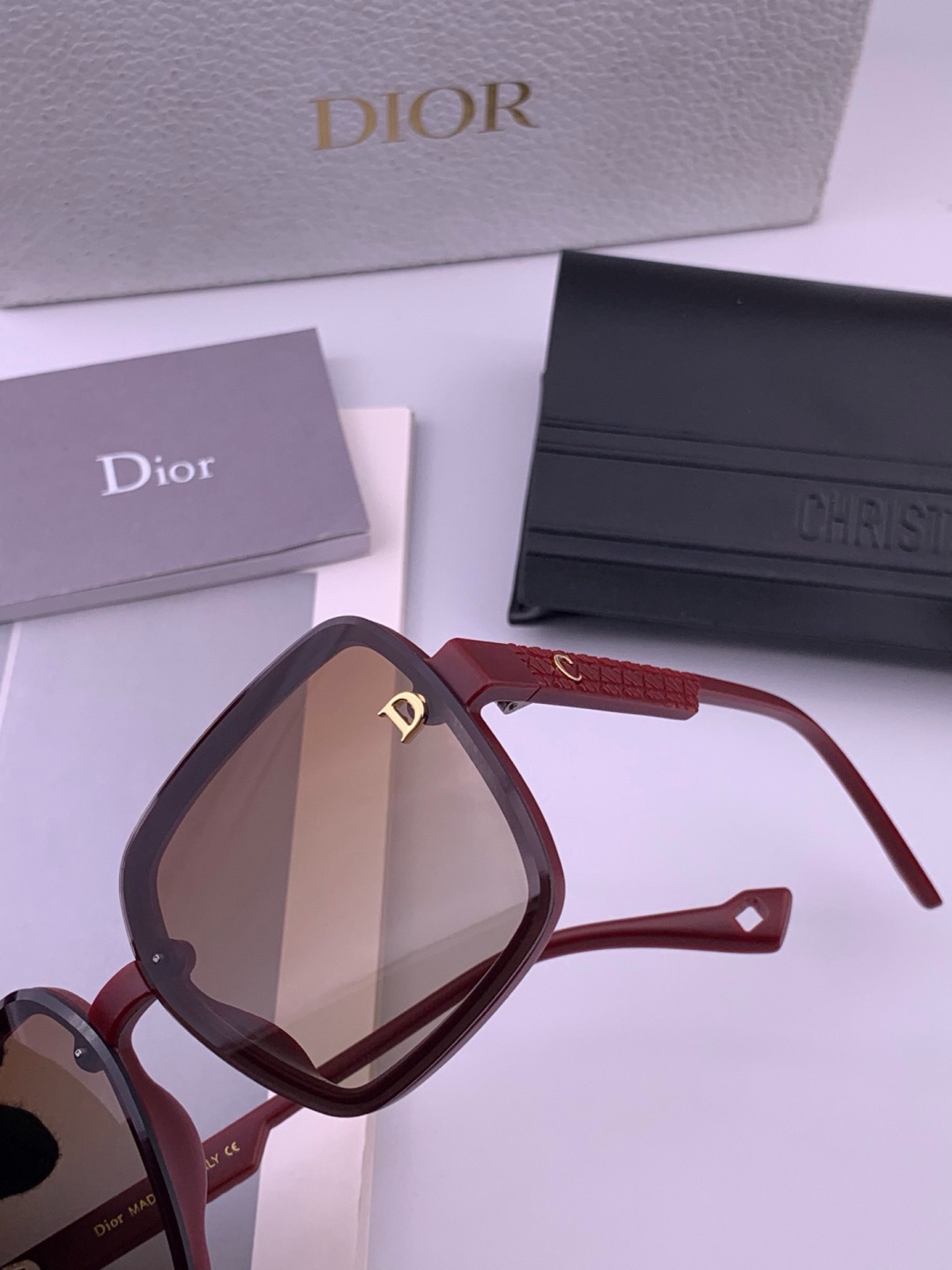 【DIOR】迪奥太阳镜 时尚造型 开车驾驶镜时尚墨镜🌸世界顶级奢华品牌，品质保证！😍😍经典款, 明星热爱