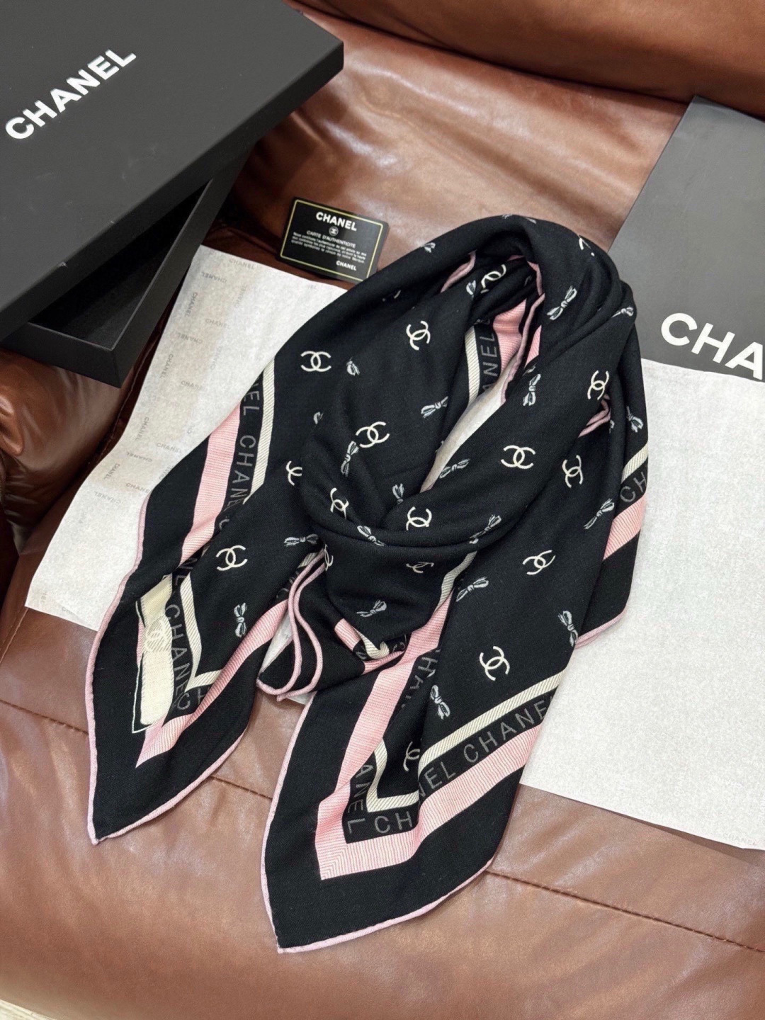 🌸·春日碎花 Chanel 140丝绒双面披肩新款碎花花披肩超级有氛围感135*135cm的大尺寸配色太