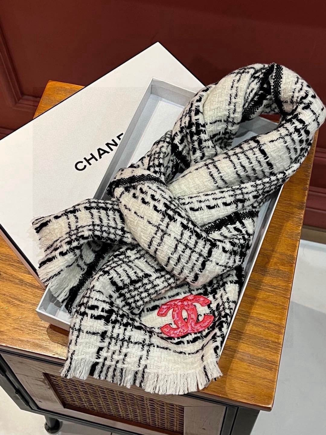 ‼️新😘😘香奈儿（CHANEL）年度最美‼️ 【双C编织格纹披肩】独家渠道原单货‼️年度最新力作 顶极高