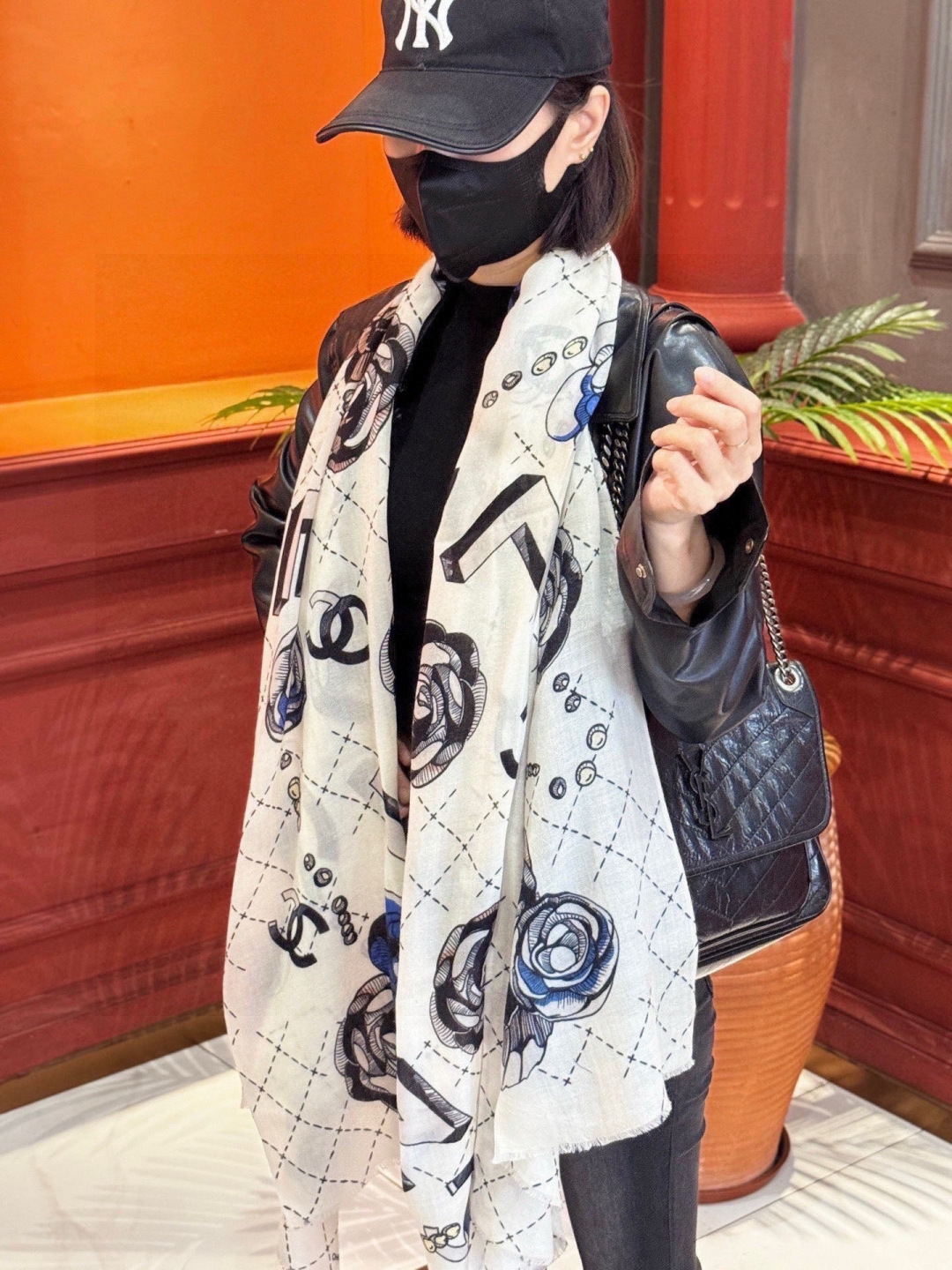 💄💋新款💖羊绒面料长巾 😘美翻了[流泪]【彩色山茶花长巾】御用殿堂级极‼️新款专柜在售 纯羊绒银线独特设