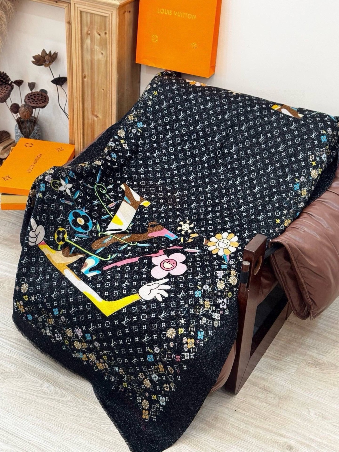会发光发亮的围巾25年新品🌈上新 专柜同步材质 LV x TM Monogram SuPerflat F