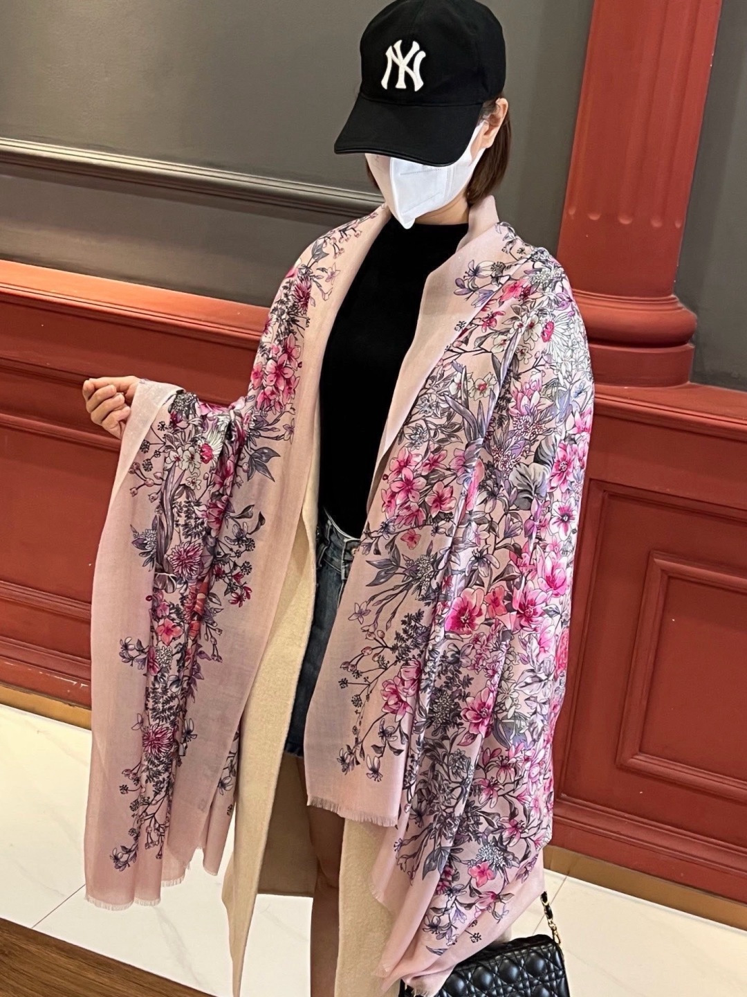 会发光发亮的围巾💃🏻💃🏻D家【D花香明媚】‼️抢‼️VIP推荐 ‼️👍下手一定要快【高端 大爱 ‼️纯羊