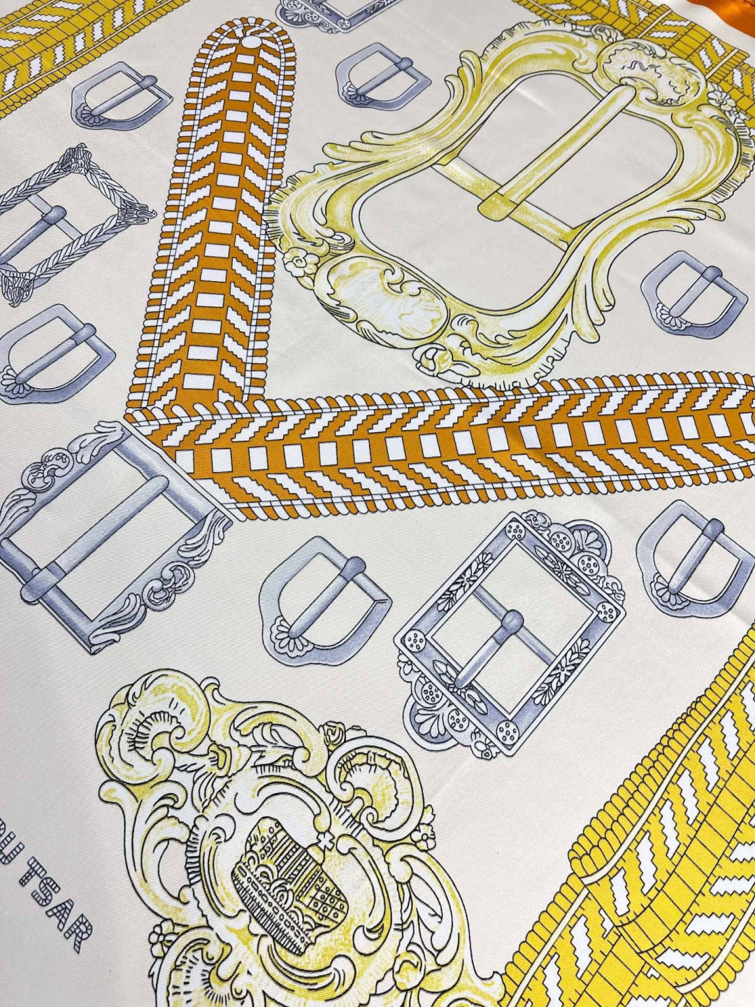 爱马仕（Hermès）90丝巾经典款“Boucles et Sangles du Trian”真丝方巾​