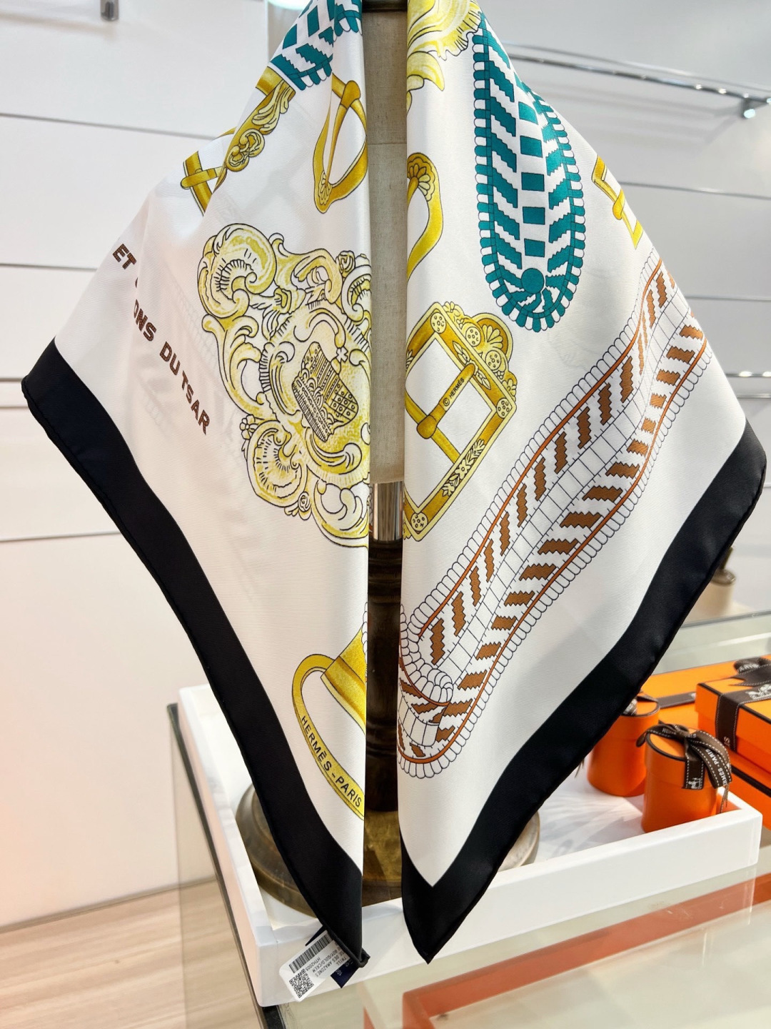 爱马仕（Hermès）90丝巾经典款“Boucles et Sangles du Trian”真丝方巾​
