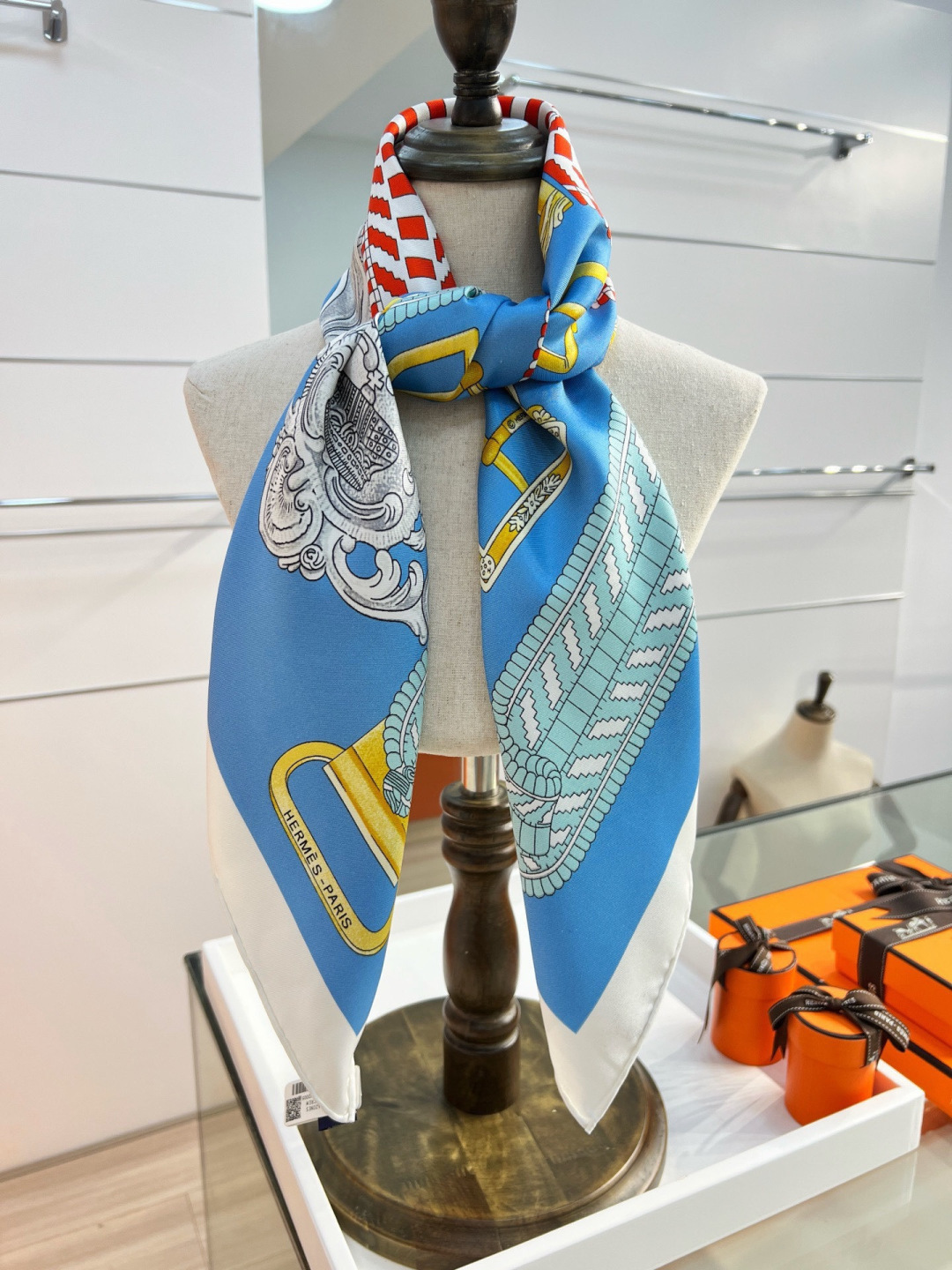 爱马仕（Hermès）90丝巾经典款“Boucles et Sangles du Trian”真丝方巾​