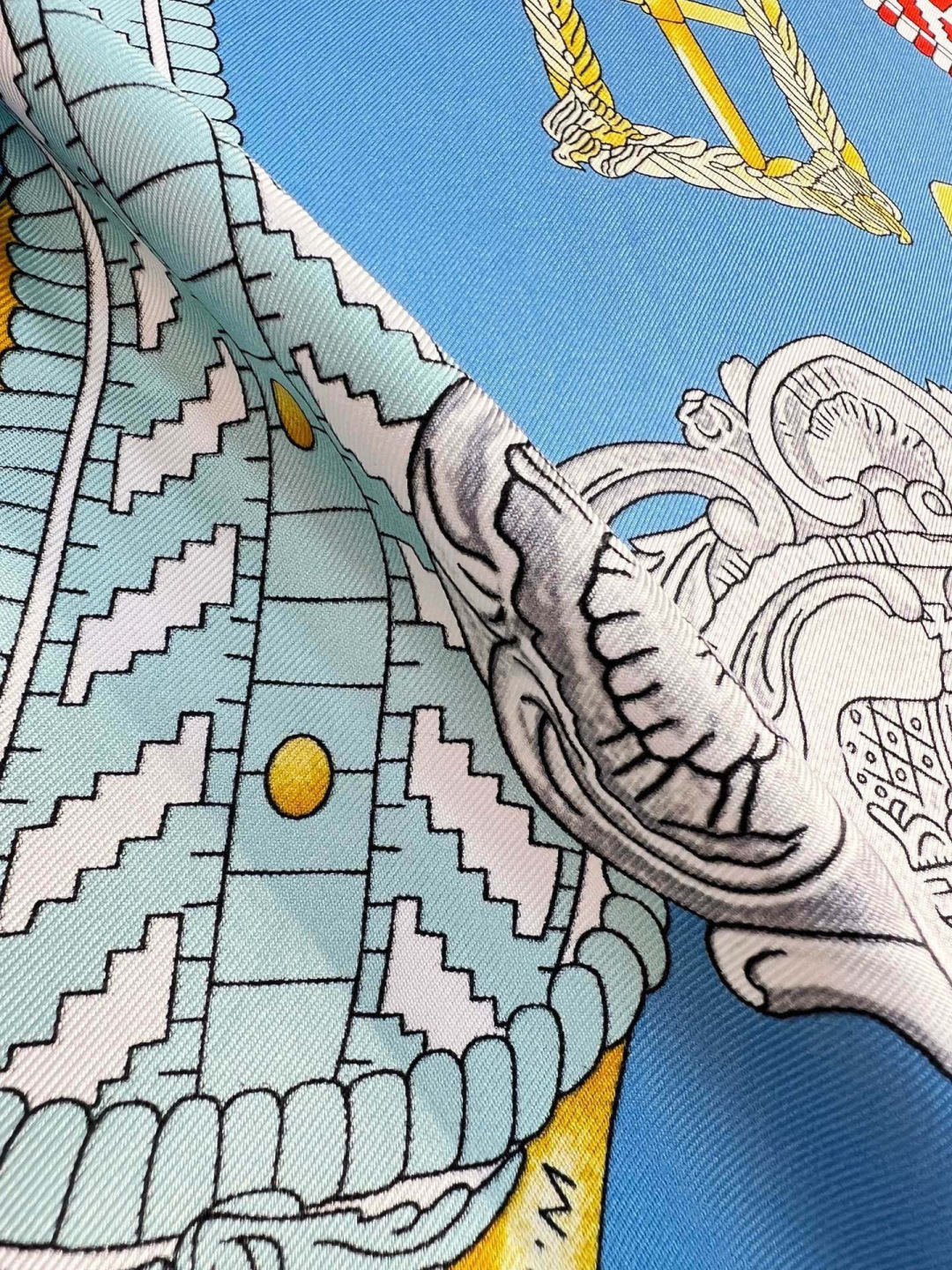 爱马仕（Hermès）90丝巾经典款“Boucles et Sangles du Trian”真丝方巾​