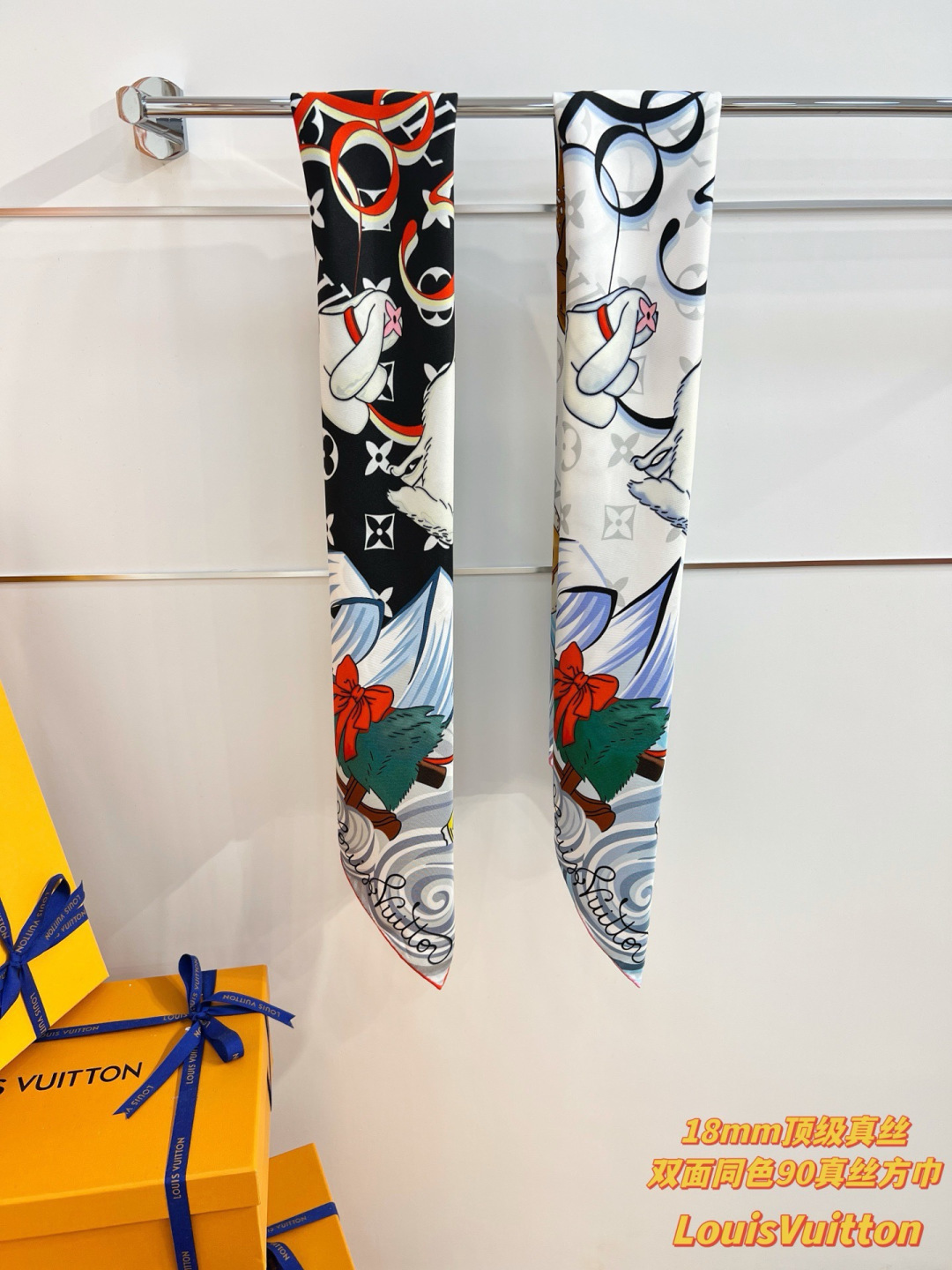 VIVIENNE WINTER HOLIDAY 90双面方巾Vivienne Winter Holida