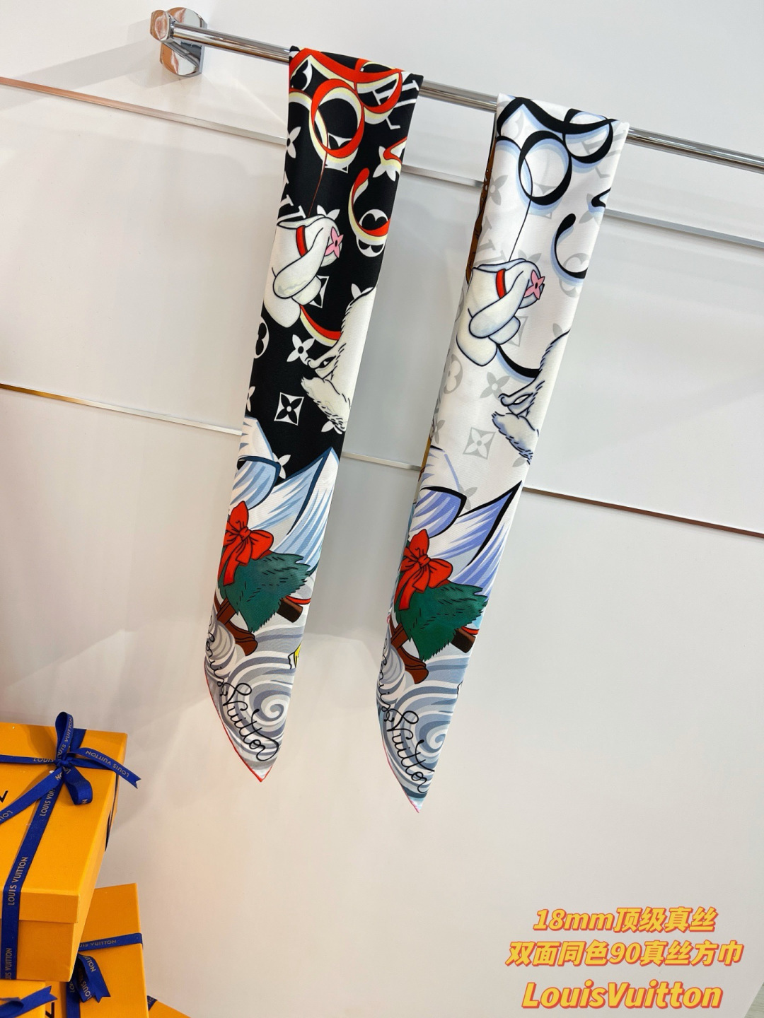 VIVIENNE WINTER HOLIDAY 90双面方巾Vivienne Winter Holida