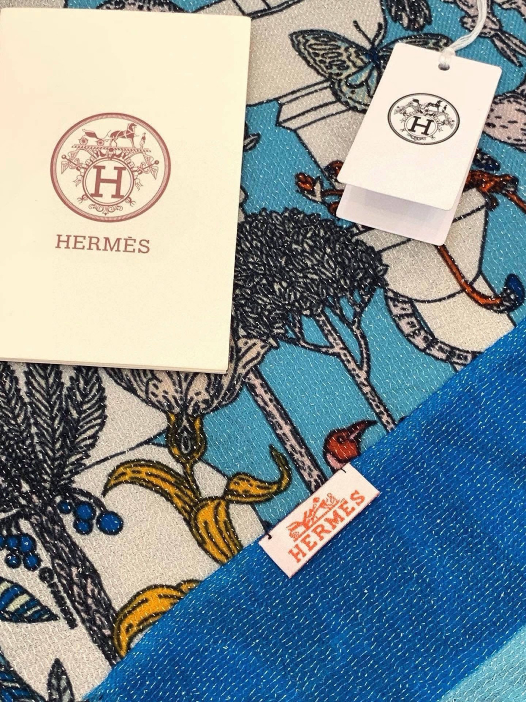 会发光发亮的围巾 羊绒新款🆕👏买了都说好看‼️推荐💕爱马仕双面同色羊绒方巾，【奇珍乐园】顶级工艺超值‼️