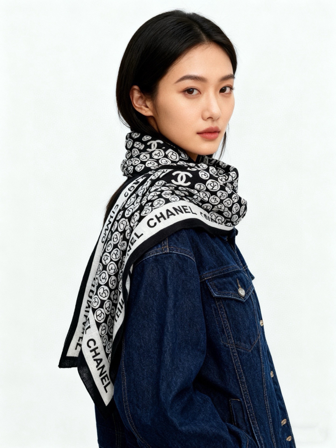 Chanel新品～【140顶级丝绒双面同色披肩】披肩设计真的好有突破粉色米色格优雅甜美感觉每一款错过了就