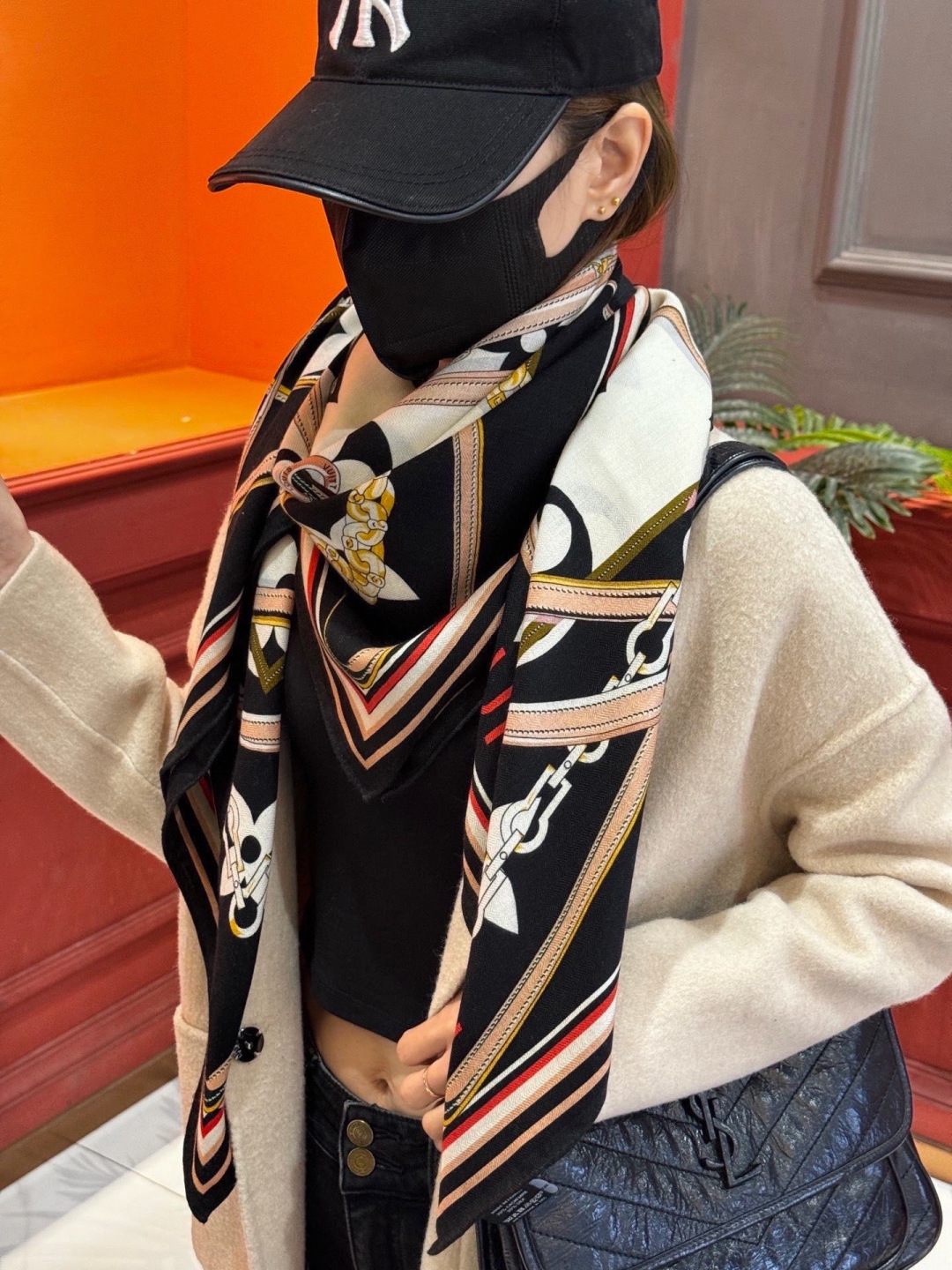 上新❤️ MONOGRAM JACQUARD DENIM140丝绒 方巾   【高定版  双面同色】有些
