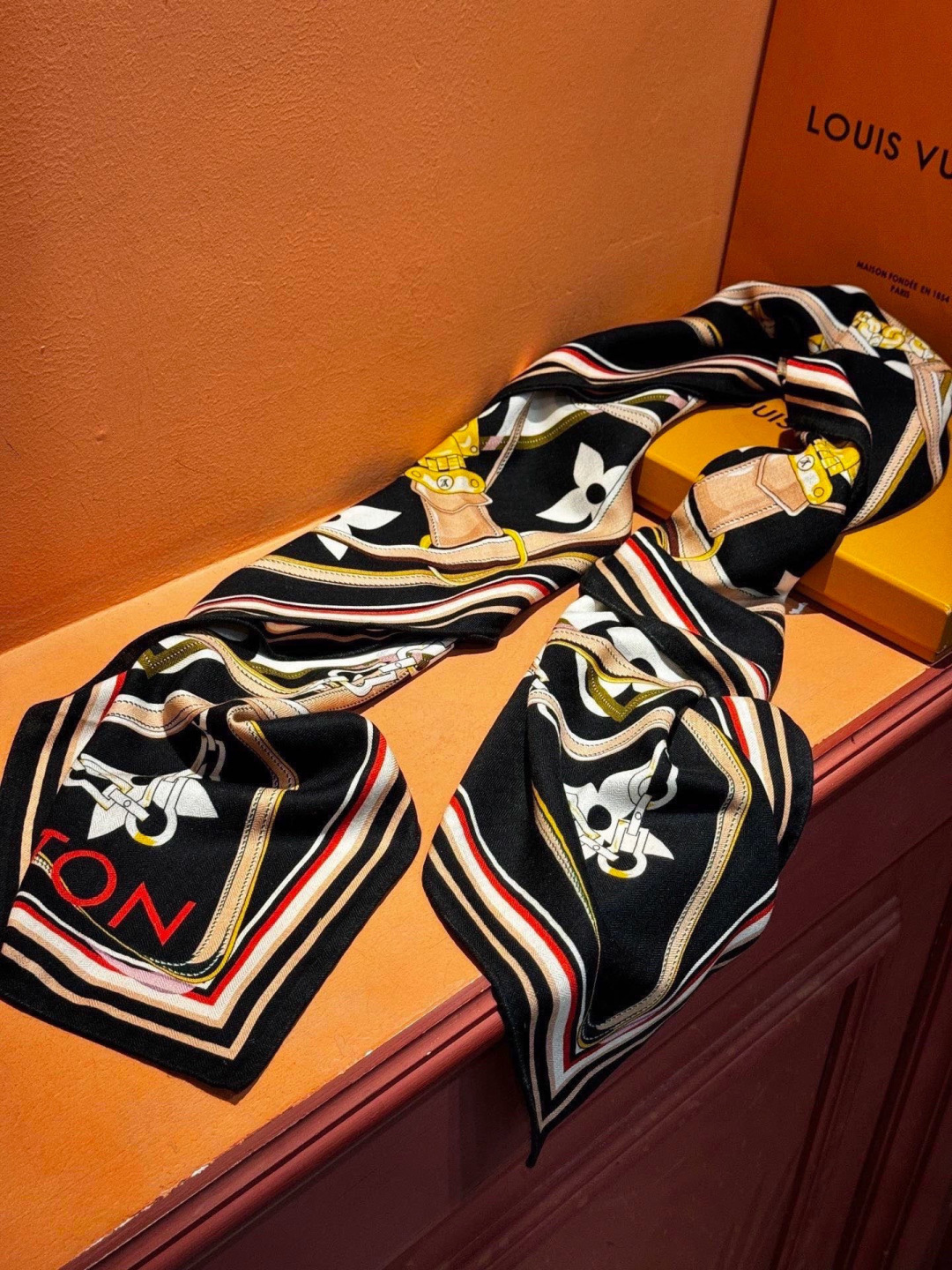 上新❤️ MONOGRAM JACQUARD DENIM140丝绒 方巾   【高定版  双面同色】有些