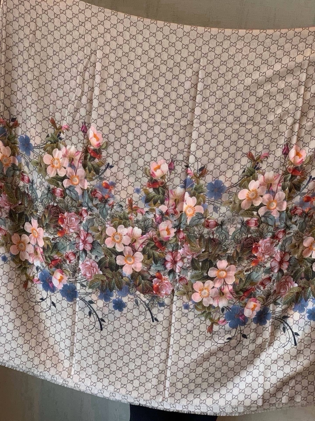💟秀外慧中，美到过分❗️上身效果疯狂的喜欢❗️Gucci New~300支高端戒指绒！真心美爆了的设计，这个花卉元素真的