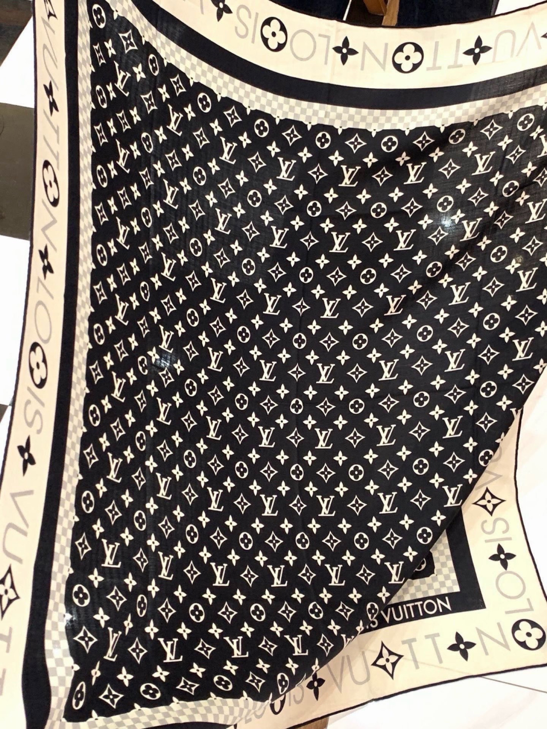 MONOGRAM INFINITY 140丝绒方巾 【140顶级丝绒双面同色】 Monogram Infinity 方巾