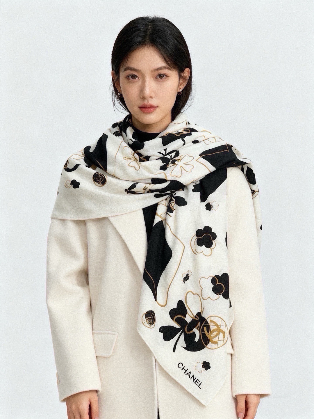 上新❤️ 【Chanel】  经典茶花优雅Coco风，Chanel最新菱格丝绒大方巾~气质到骨子里，香奶奶新一季的面料超